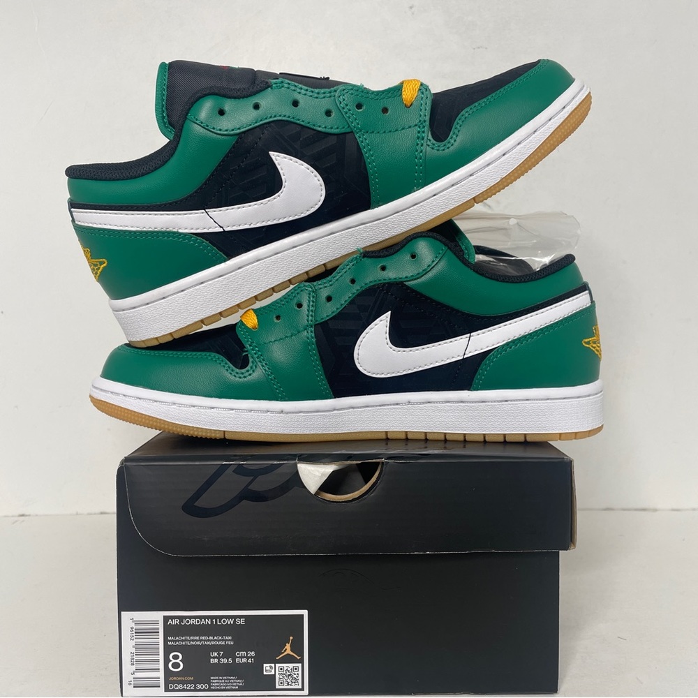 Nike Air Jordan 1 Retro Low SE “Holiday” 2022 - Picture 3 of 4